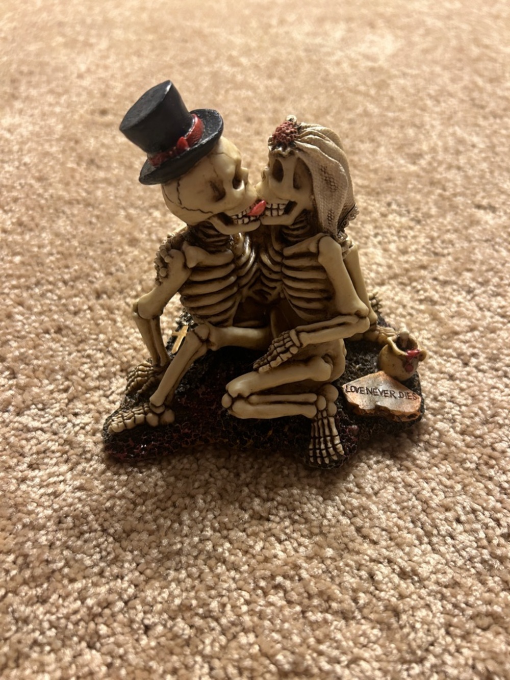 Skeleton Bride and Groom Figurine